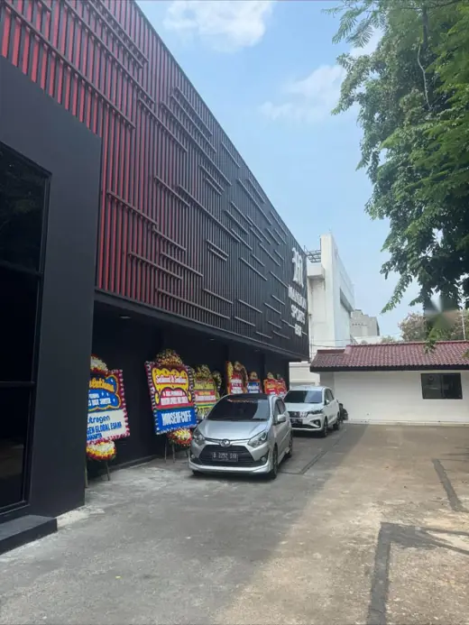 Mansion Sports Box